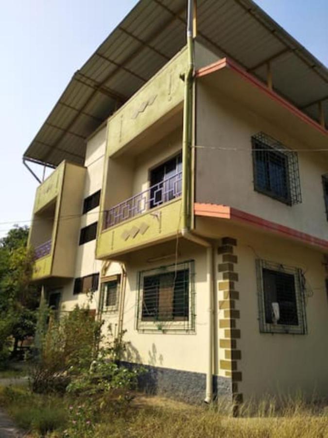 Gulmohar Cottages - Home Stay In Alībāg Dış mekan fotoğraf