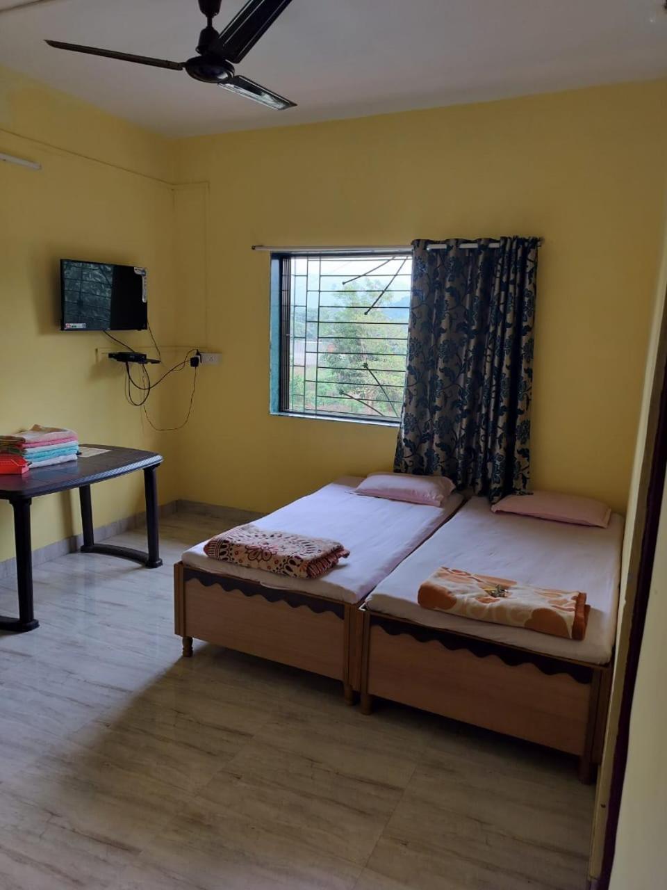 Gulmohar Cottages - Home Stay In Alībāg Dış mekan fotoğraf